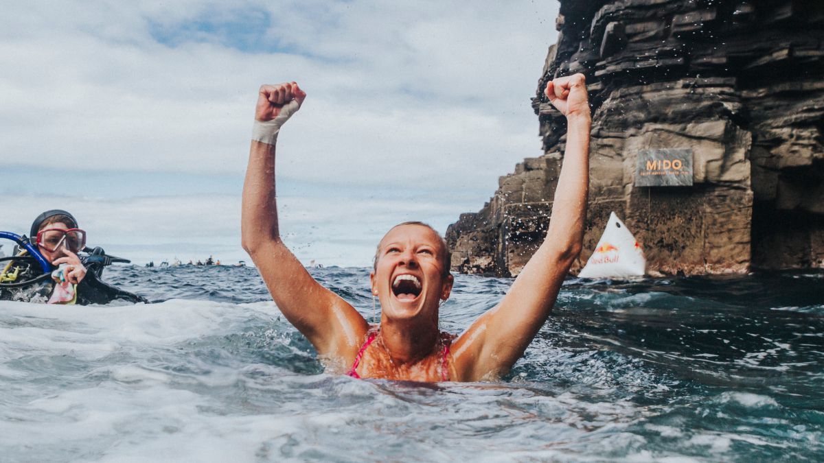 Rhiannan Iffland consigue tres récords con un salto perfecto