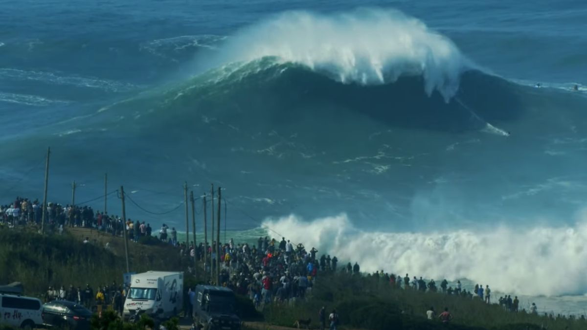 Justine Dupont calienta el inicio de temporada de olas gigantes