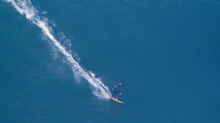 Despiertan las olas gigantes de Nazaré tras 7 meses de calma