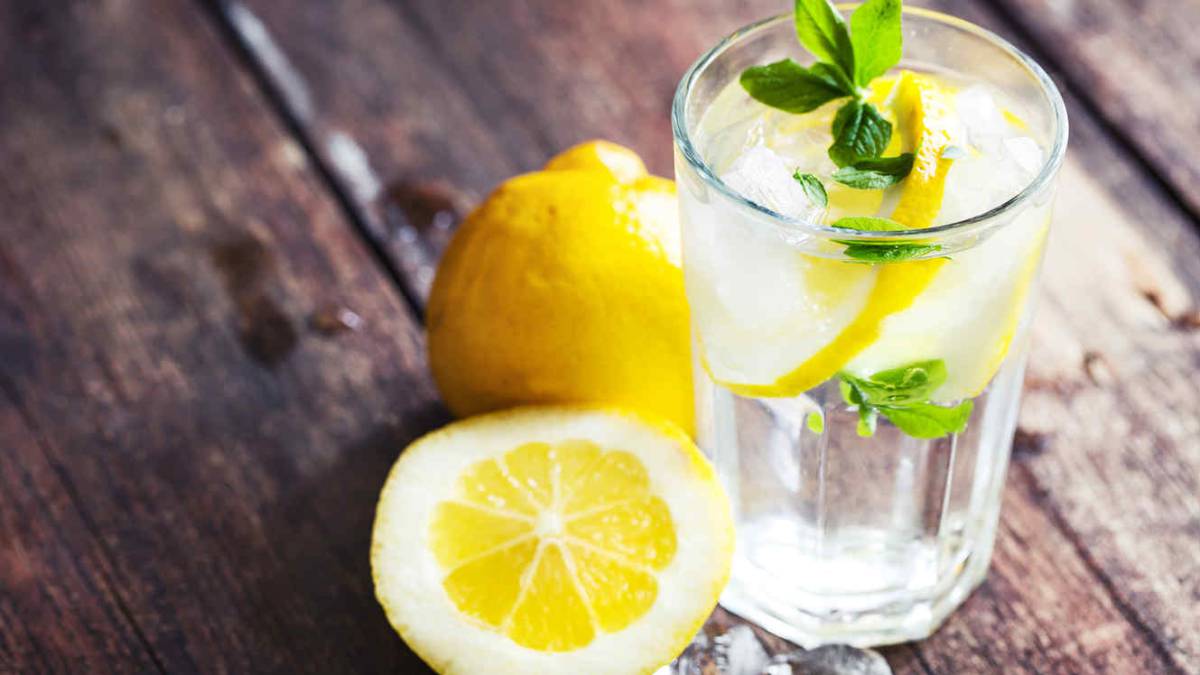 Resultado de imagen para agua con limón