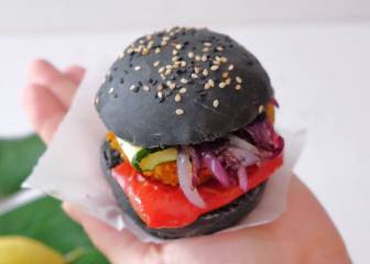 Alimentos con carbón activado: por qué está de moda la comida negra