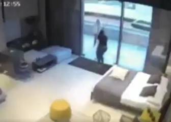 Explosión en Beirut: dos jóvenes reciben la onda expansiva dentro de una tienda