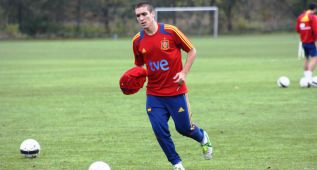 Valencia agree Oriol Romeu loan deal