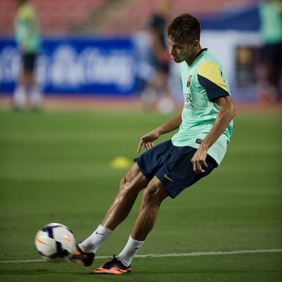 Pelé leaves Neymar out of Santos’ top three