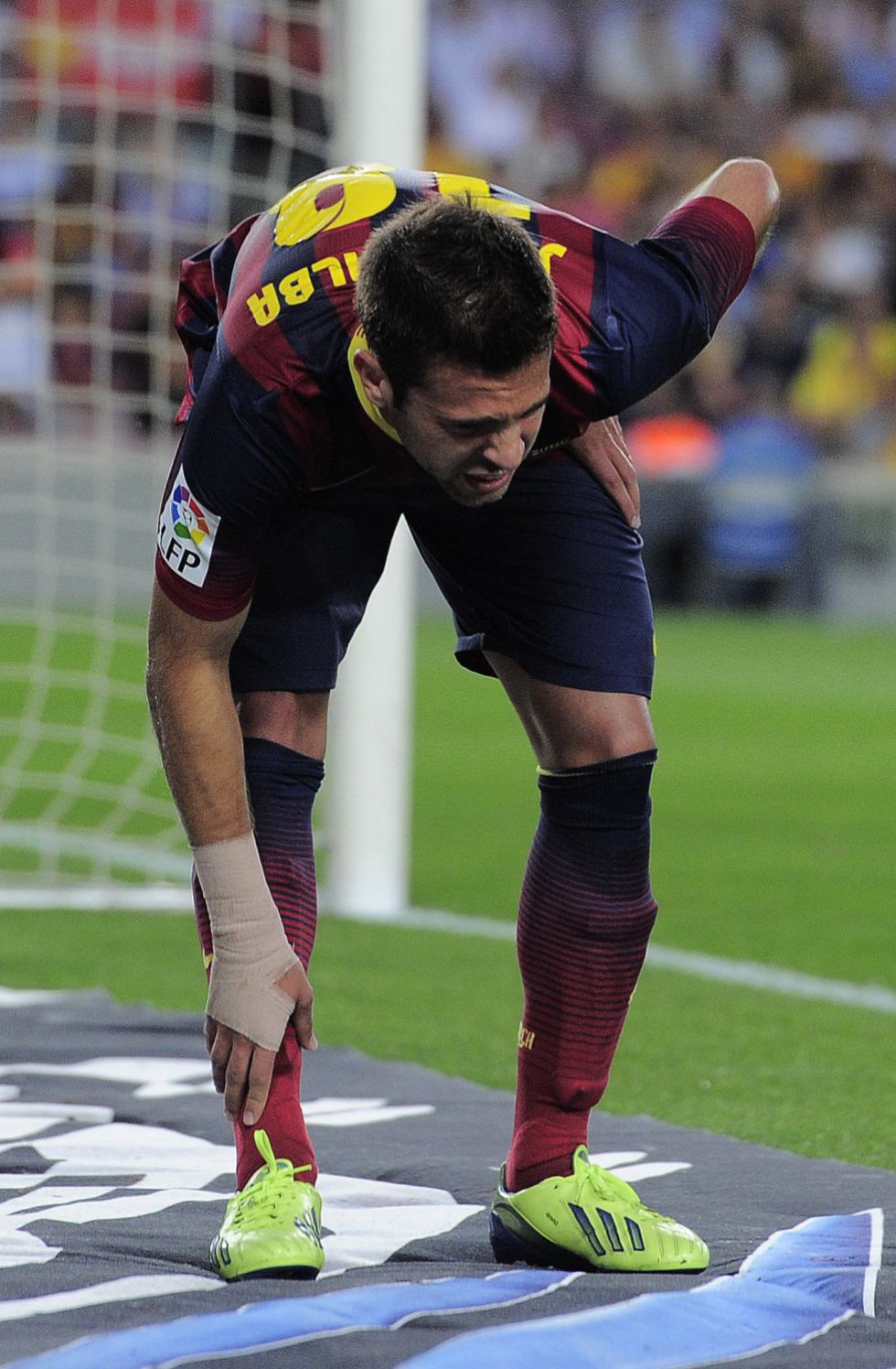 Jordi Alba out for three weeks with hamstring tear