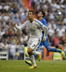 Cristiano overtakes Sánchez to reach 208 goals for Real Madrid Cristiano overtakes Sánchez to reach 208 goals for Real Madrid