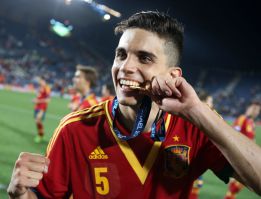 Del Bosque calls up Bartra as Fàbregas out injured Del Bosque calls up Bartra as Fàbregas out injured