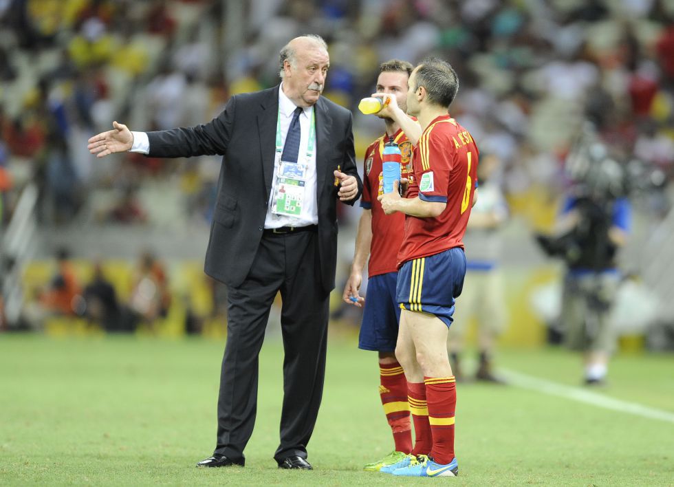 FIFA to authorize rest periods for hydration at Brazil 2014