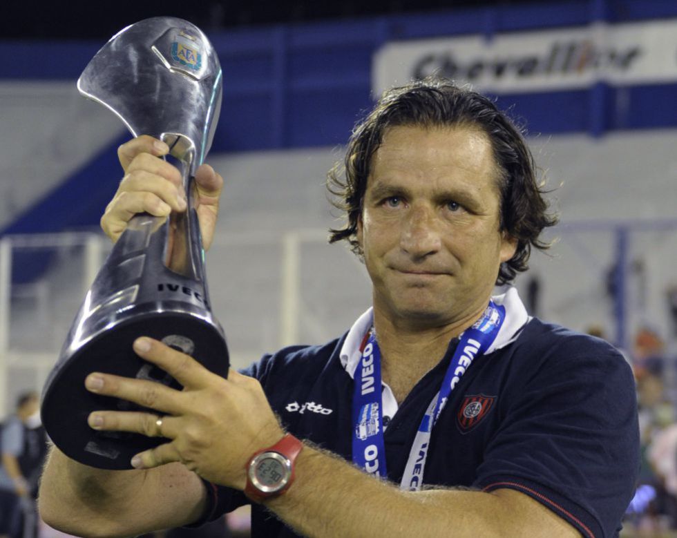 Valencia officially announce Juan Antonio Pizzi as new coach