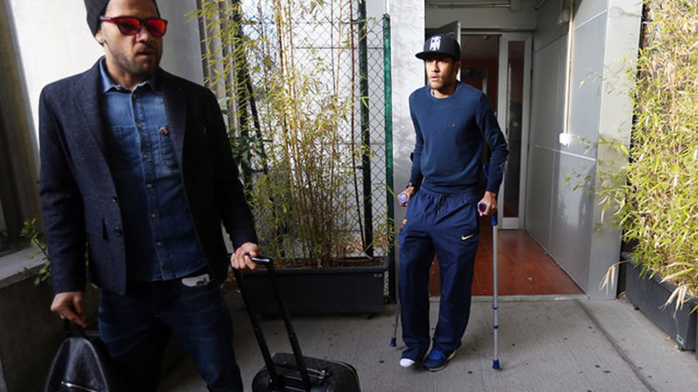 Neymar out for a month but will return in time to face Man City