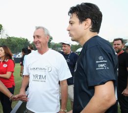 Johan Cruyff critical of Barcelona over Neymar salary Johan Cruyff critical of Barcelona over Neymar salary