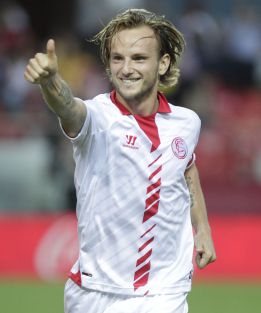 Rakitic has offers from Madrid, Barça and Atlético, says father Rakitic has offers from Madrid, Barça and Atlético, says father