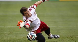 Arsenal set sights on Iker Casillas