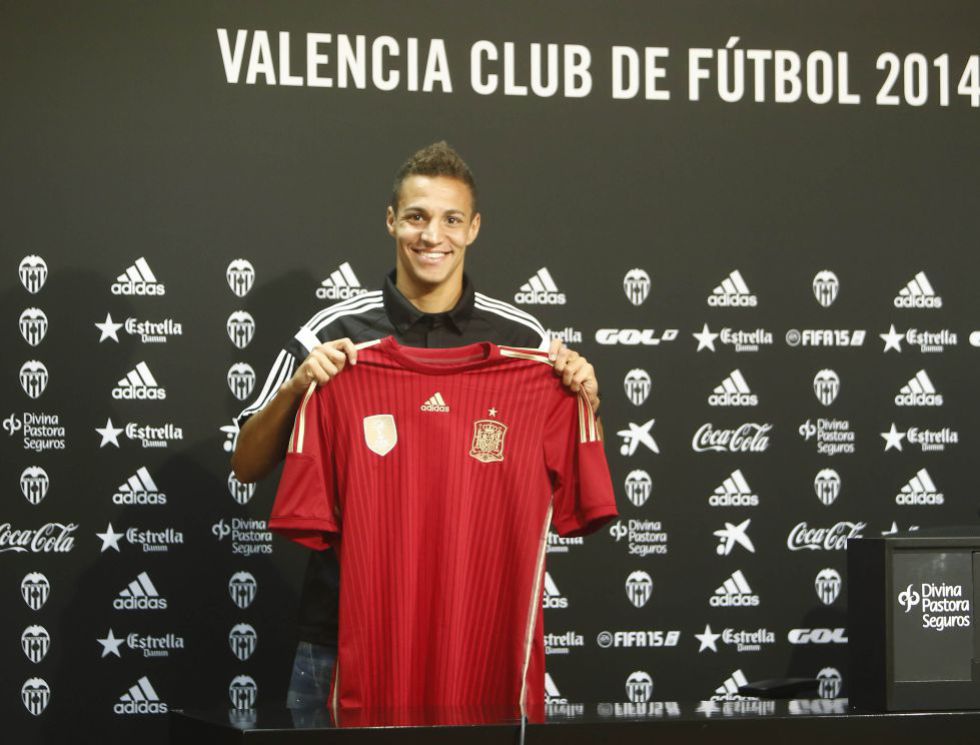 Rodrigo “in the shower” when Alcácer called with the news