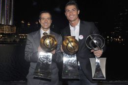 "Cristiano is worth one billion euros and will not leave Madrid" "Cristiano is worth one billion euros and will not leave Madrid"