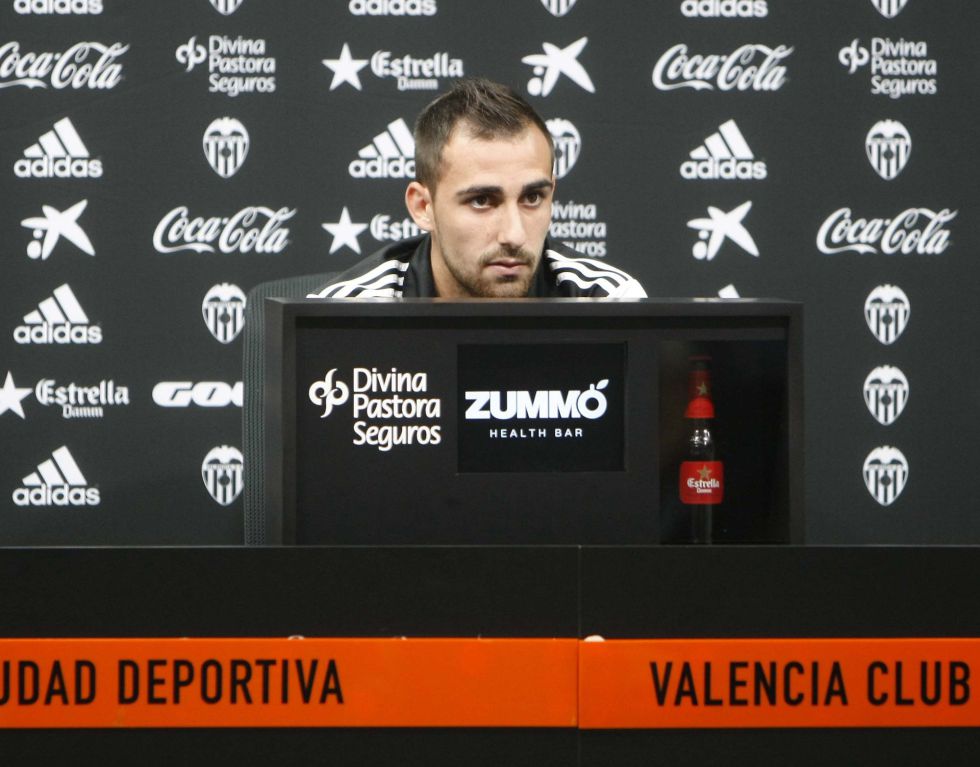 "Valencia want to renew my contract and so do I"