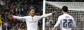 Cristiano celebrando un gol con Isco en el Bernabeu