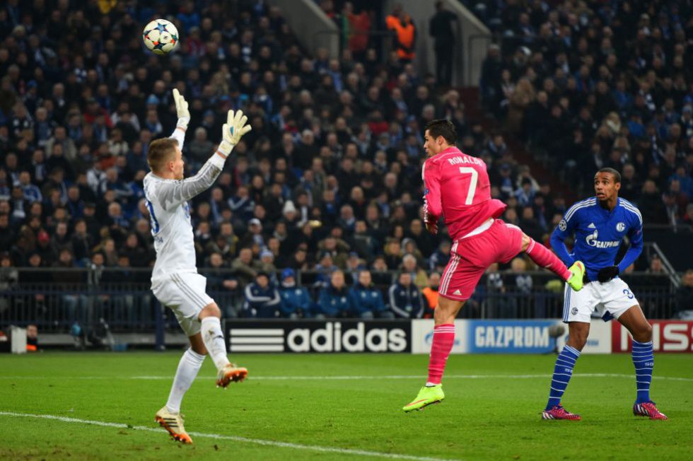 Cristiano levels Raúl and Messi in Europe with Schalke goal
