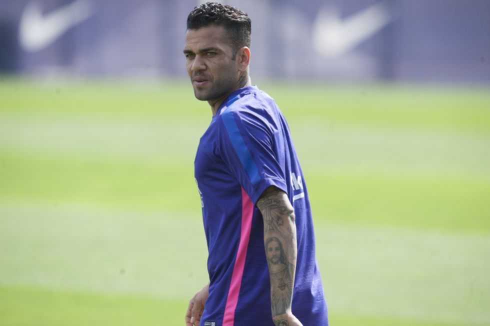 Ser: Alves leaving Barça at the end of this season