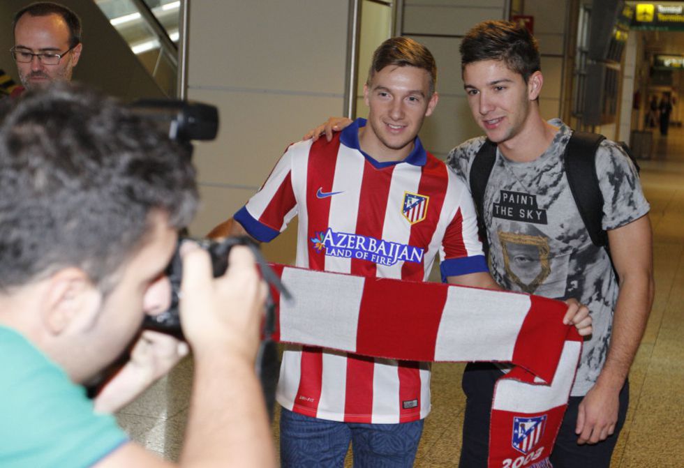Atlético sign Vietto for six years
