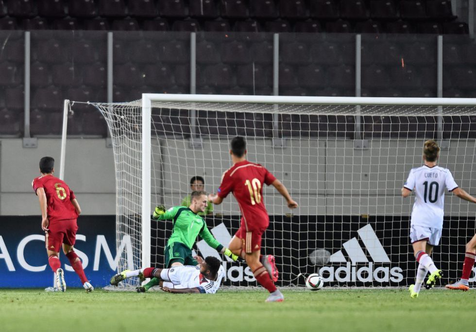 Flying start for La Rojita against Germany