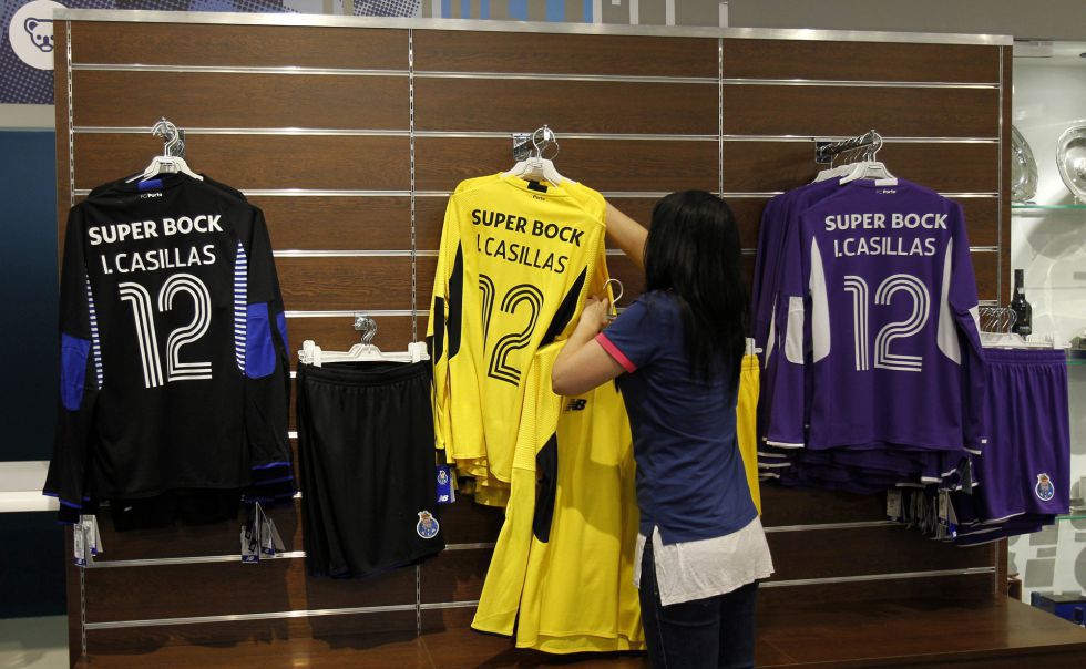 Iker Casillas shirts on sale at the FC Porto club shop