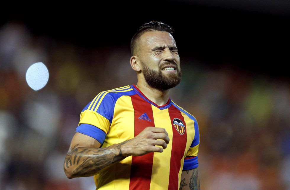 Otamendi bags €40 million move to Manchester City