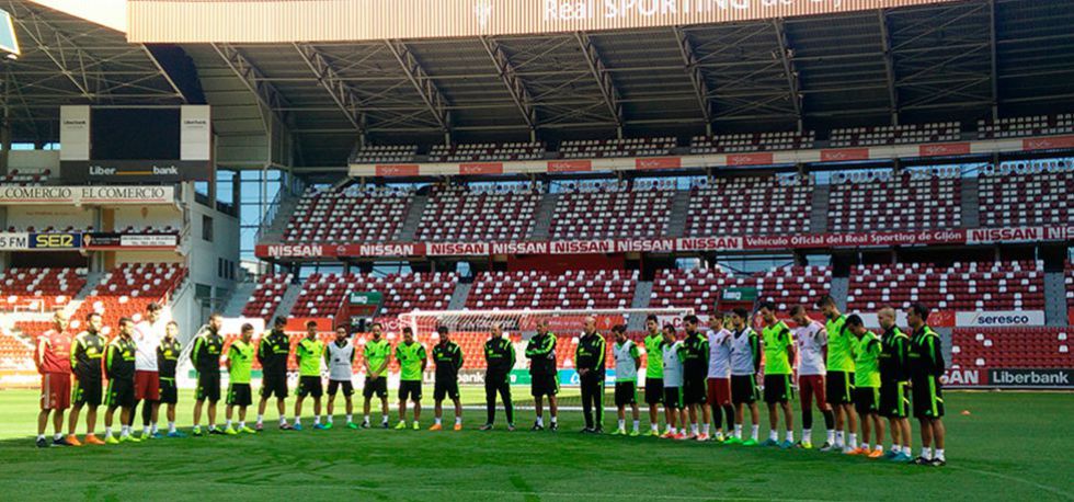 Spanish players hold minute’s silence for rally victims