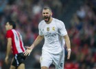 Benzema puts Madrid top
