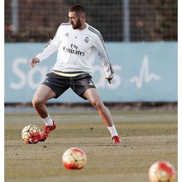 Benzema suffering and is in doubt for el Clásico on Saturday
