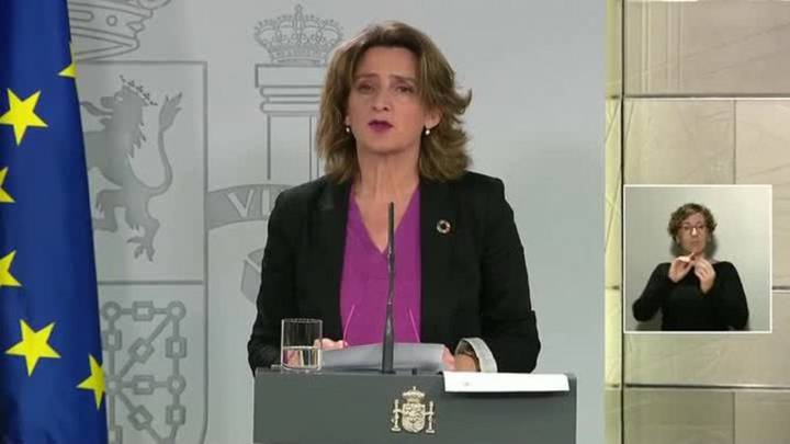 Teresa Ribera: "Están asegurados todos los suministros básicos de agua, luz y gas"