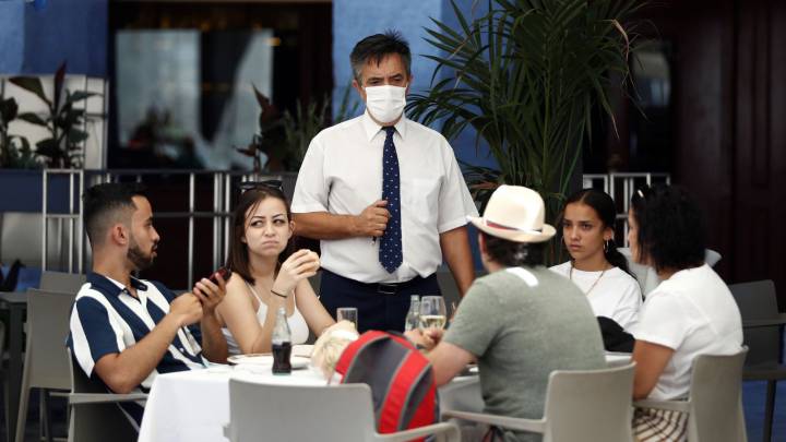 ¿Está permitido juntarse más de 10 personas?