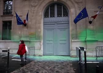 Francia valora el toque de queda