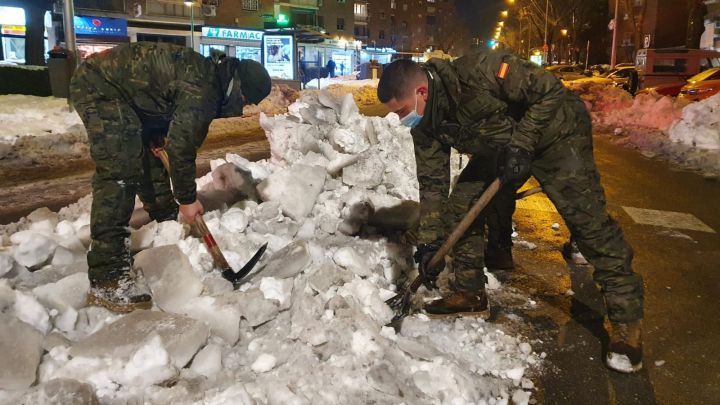 Temporal de nieve Filomena, en directo hoy: limpieza de calles, Metro de Madrid, estado de las carreteras y ola de frío
