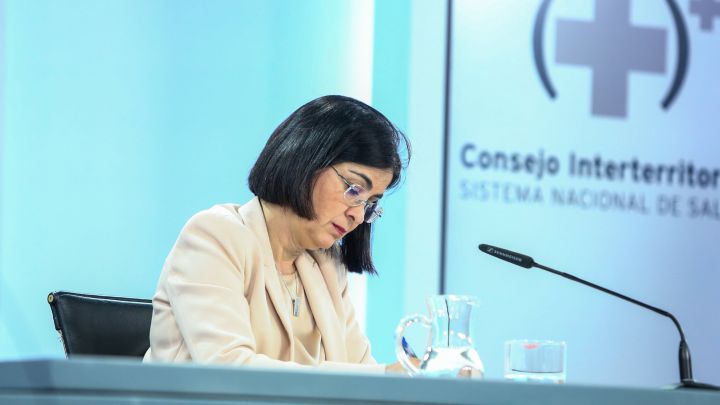 Darias: "Nuestro objetivo sigue siendo salvar vidas, no salvar semanas"