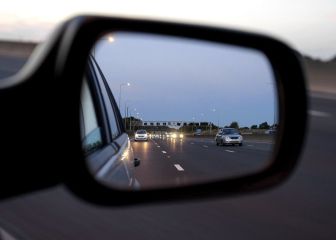 La 'holandesa', la técnica que recomienda la Guardia Civil al bajar del coche