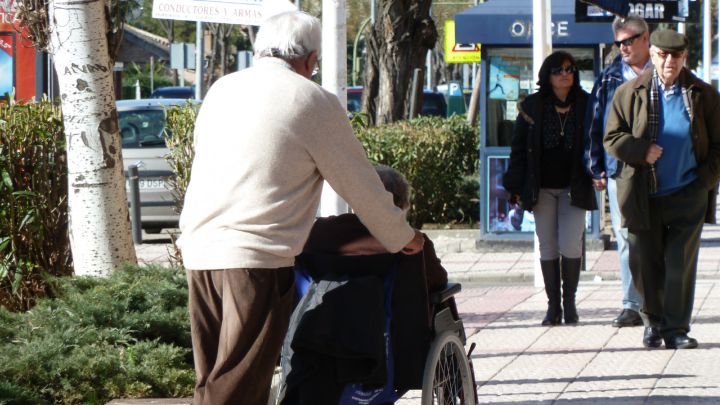 Pago de pensiones en abril: cuánto cobran los jubilados y cuándo llega el ingreso al banco