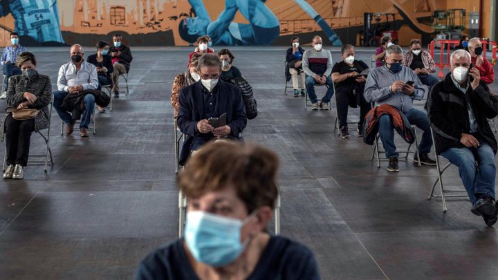 Vacunación en España por CCAA hoy, 8 de abril: ¿cuántas dosis han puesto y quiénes se han vacunado?
