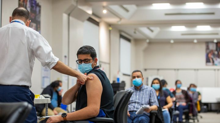 Coronavirus en España hoy, en directo: vacuna de AstraZeneca y Janssen | Restricciones y toque de queda