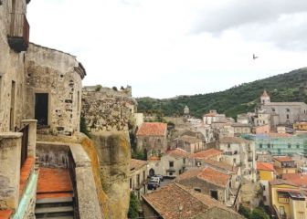 Otro pueblo de Italia vende casas a un euro