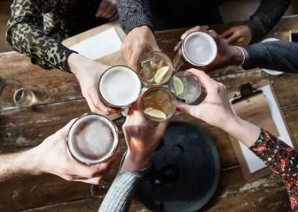 Si bebes alcohol tras vacunarte, estas son las consecuencias