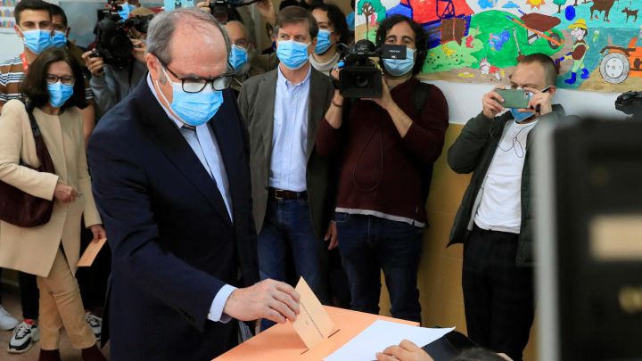 Los dos únicos pueblos del PSOE que evitaron el pleno de Ayuso