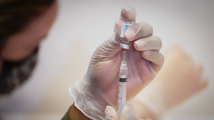 Coronavirus en España en directo: fin del estado de alarma, vacunas Janssen y restricciones en Madrid | Última hora