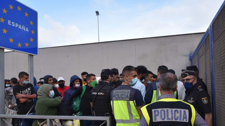 Ceuta, crisis migratoria en directo: entrada de inmigrantes desde Marruecos y cierre de fronteras | Última hora