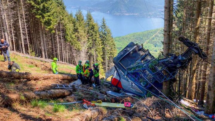 Tragedia en Italia: al menos 14 muertos tras caer un teleférico