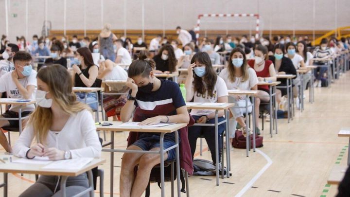 Simulador de notas de Selectividad (EBAU): ¿cómo calcular tu nota de corte para la universidad?