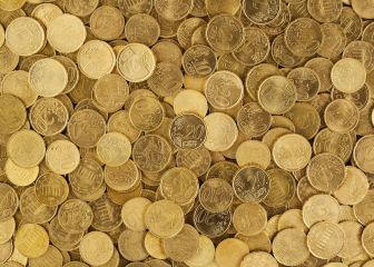 La curiosa explicación de las ranuras y marcas que tienen las monedas en los bordes