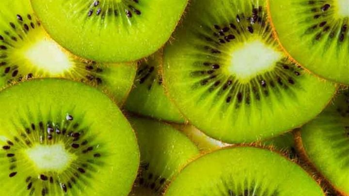 ¿Por qué se llama kiwi, cuál es el origen del nombre y qué diferencias hay entre el verde y amarillo?