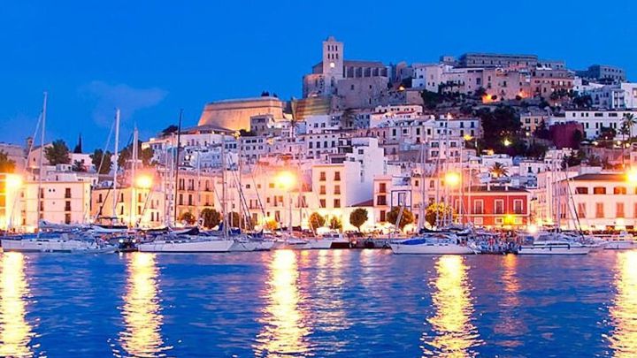 Gran parte de las playas de Ibiza tienen fecha de caducidad