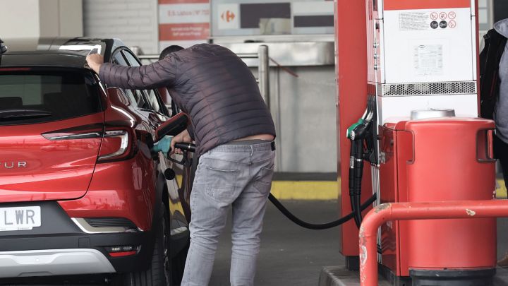 Las gasolineras amagan con cerrar